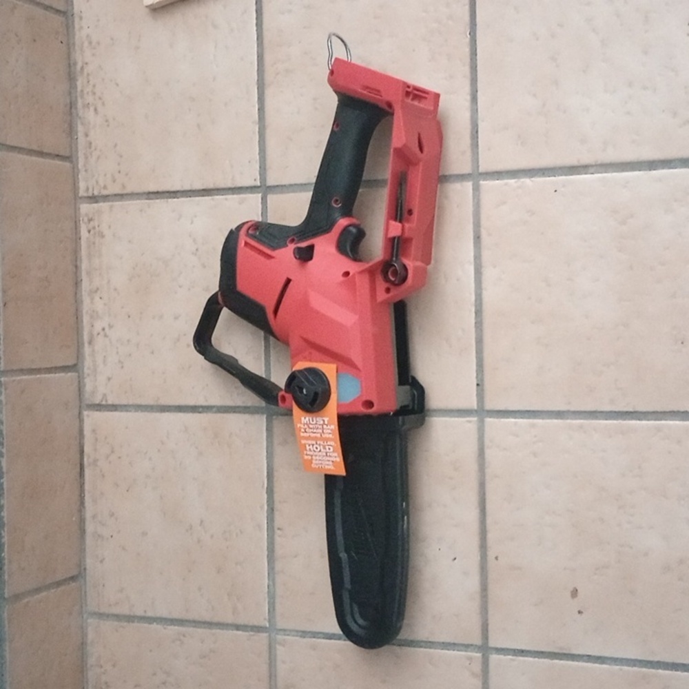 Milwaukee tool 8 in Pruning Saw with battery